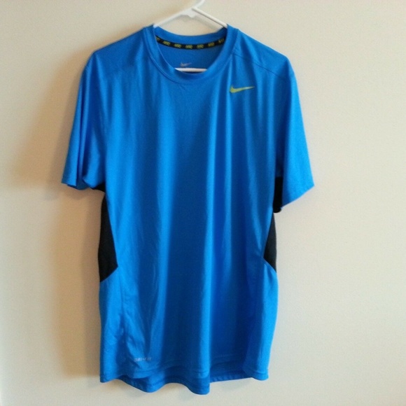 Nike Dri Fit blue short sleeve shirt with black trim - mens large - armpit to ar - Picture 1 of 4